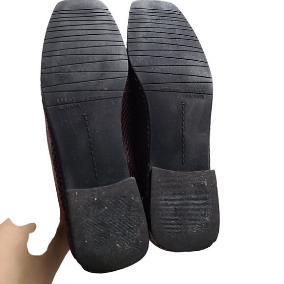 Stuart Weitzman Red Black Ombre Snakeskin Loafers - Picture 9 of 12